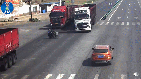 141917nq2wyc8o7l8q8y2q.gif