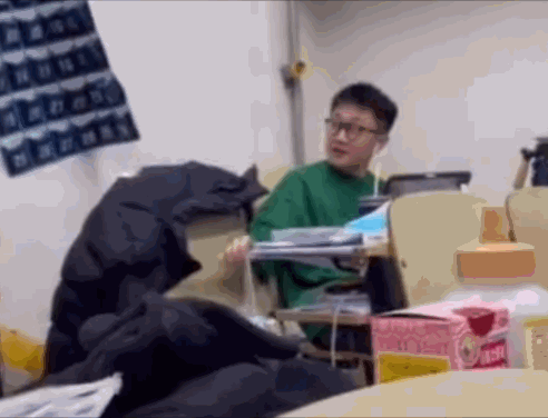 160024q74hnkkpmf1npmhv.gif