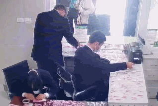 091742kpiakk55iajnvhnz.gif