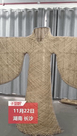 091043whccs52csh2z5kfy.gif