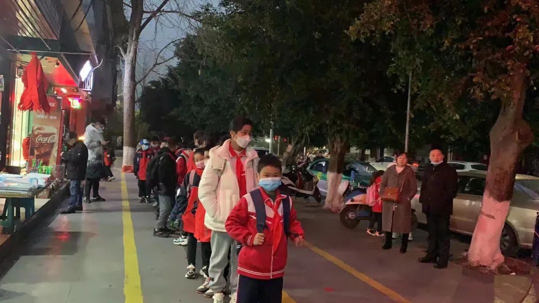 151208izclcqnlc49cnec7.jpeg