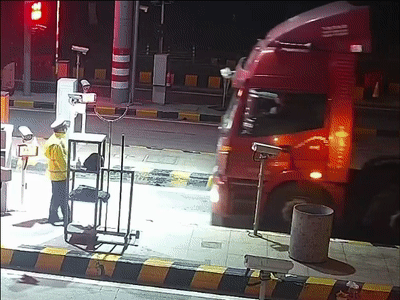 085343loov8kw7uuuf1am8.gif