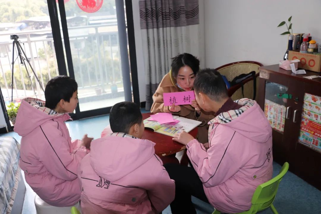 141128cxcutthnix8tel29.jpeg