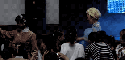 092402ugl6iiz22vgvgicg.gif
