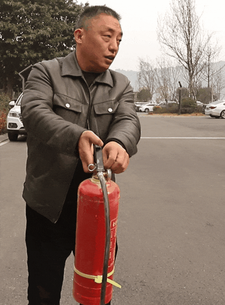 210239lqquzuwxuuwqb52x.gif