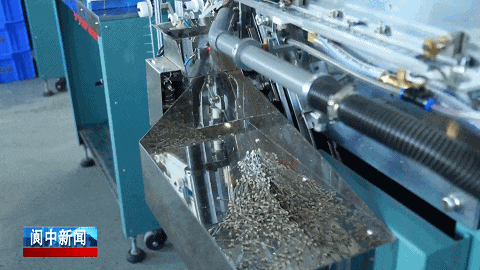 213511z3yfqefxrx8kfoyo.gif